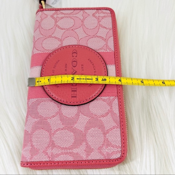 Coach Dempsey Continental Wallet/ Wristlet . Brand new with tags never used - Picture 2 of 6